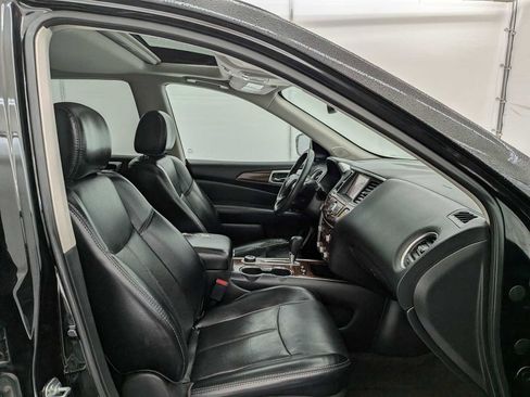 Used 2017 Nissan Pathfinder Platinum w/ Midnight Edition Package image 23