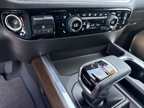 Used 2025 Chevrolet Silverado 1500 High Country w/ Midnight Edition AWD/4WD image 22