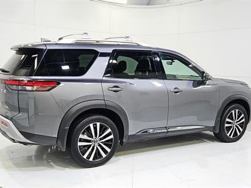 Certified 2024 Nissan Pathfinder Platinum w/ Cargo Package FWD image 8