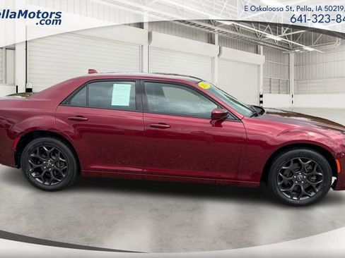 Used 2019 Chrysler 300 S AWD/4WD image 2