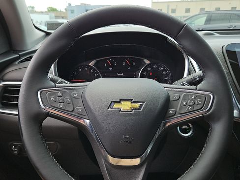 Used 2023 Chevrolet Equinox LT AWD/4WD image 18