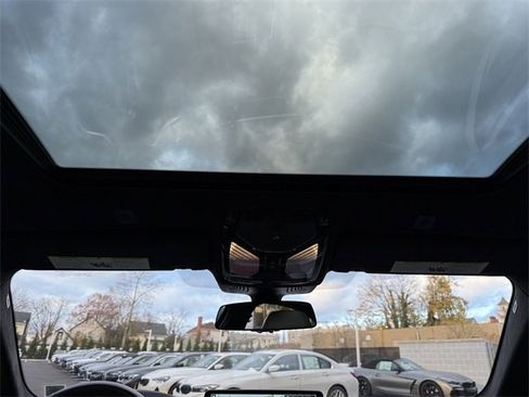 Certified 2022 BMW M5 w/ Executive Package image 18