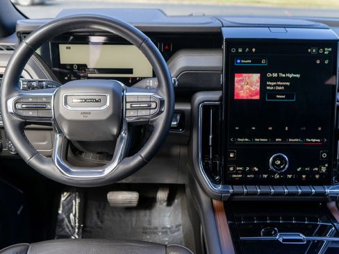 Used 2025 GMC Yukon Denali image 13