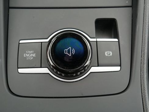 Certified 2026 Volkswagen Tiguan SE AWD/4WD image 31