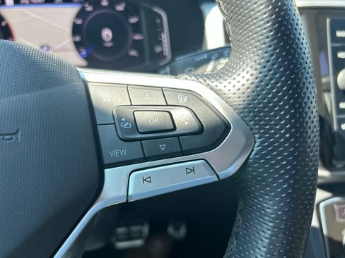 Used 2022 Volkswagen Atlas Cross Sport SEL Premium R-Line image 34