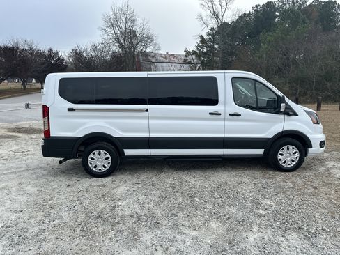 Used 2023 Ford Transit 350 XLT image 4