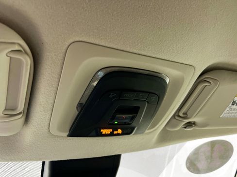 Used 2022 Toyota Corolla Cross XLE image 22