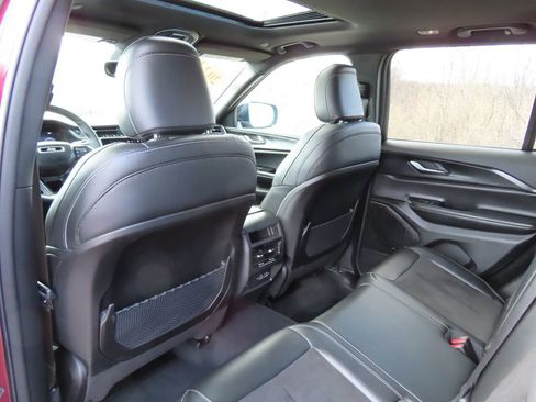 Certified 2024 Jeep Grand Cherokee Altitude image 26