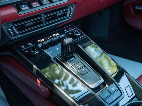 Certified 2022 Porsche 911 Carrera GTS image 31