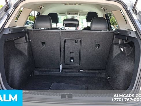 Used 2025 Volkswagen Taos SE FWD image 23