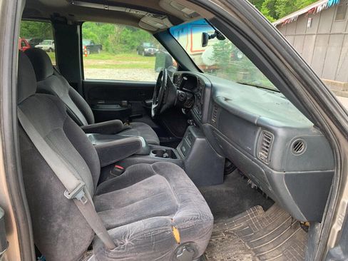 Used 2000 Chevrolet Silverado 2500 LS w/ Snow Plow Prep Pkg image 14