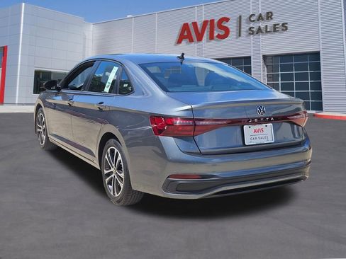 Used 2025 Volkswagen Jetta Sport FWD image 3