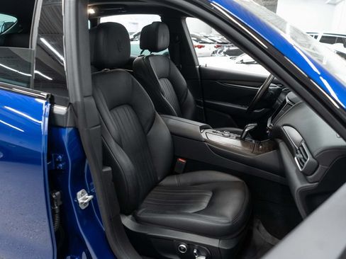 Used 2022 Maserati Levante GT AWD/4WD image 11