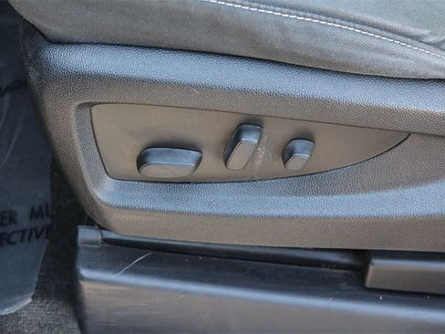 Used 2015 GMC Yukon XL SLE w/ Convenience Package image 28