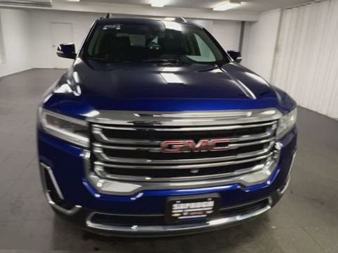 Certified 2023 GMC Acadia SLT w/ Technology Package image 3