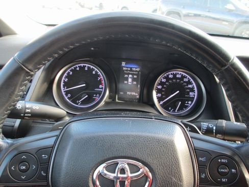 Used 2021 Toyota Camry SE image 20