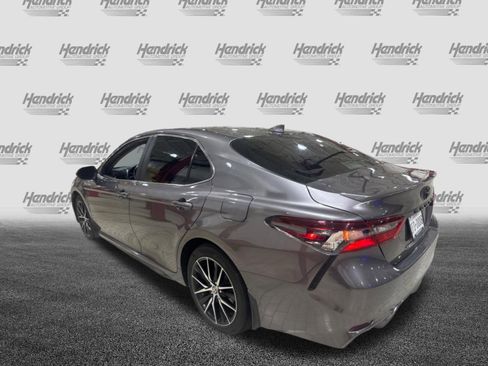 Used 2022 Toyota Camry SE w/ Convenience Package FWD image 8