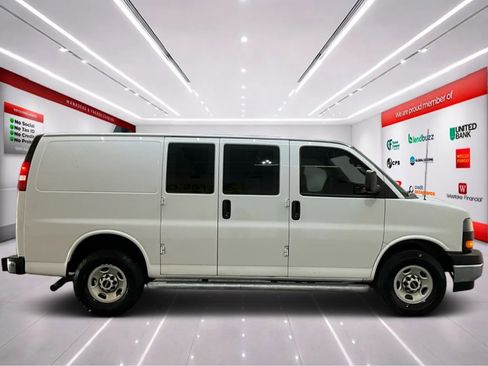 Used 2020 GMC Savana 2500 w/ Driver Convenience Package RWD image 7