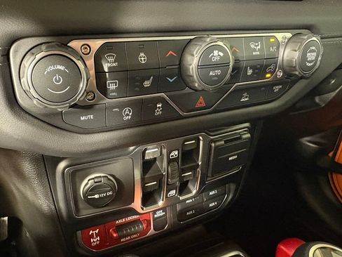 New 2026 Jeep Gladiator Mojave AWD/4WD image 32