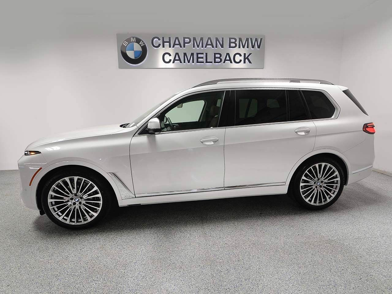Used 2026 BMW X7 xDrive40i AWD/4WD image 3
