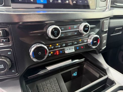 Used 2025 Ford F250 Lariat w/ Chrome Package image 35