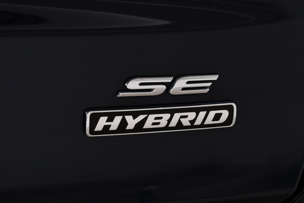 Used 2020 Ford Fusion SE FWD image 21
