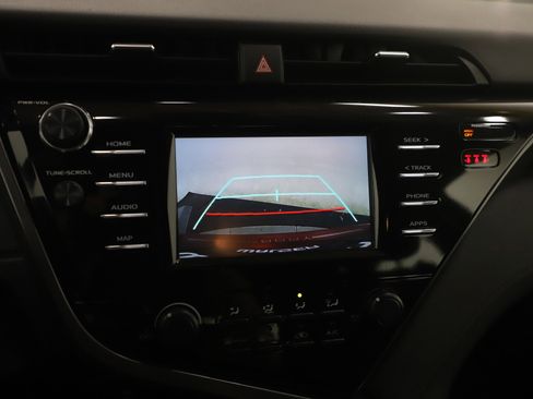 Used 2019 Toyota Camry LE image 20