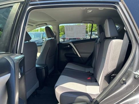 Used 2015 Toyota RAV4 XLE FWD image 17