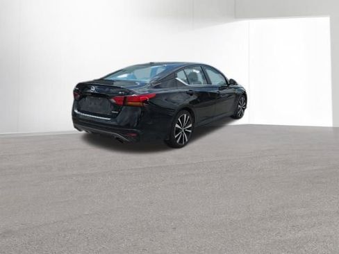 Used 2022 Nissan Altima 2.0 SR FWD image 5