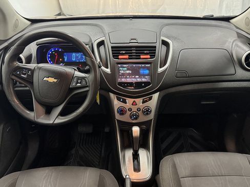 Used 2016 Chevrolet Trax LT w/ LT Sun and Sound Package FWD image 29