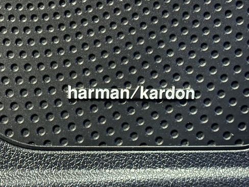 Used 2020 Kia Niro EX Premium image 24