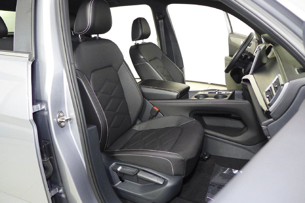 Used 2024 Volkswagen Atlas Cross Sport SE FWD image 18