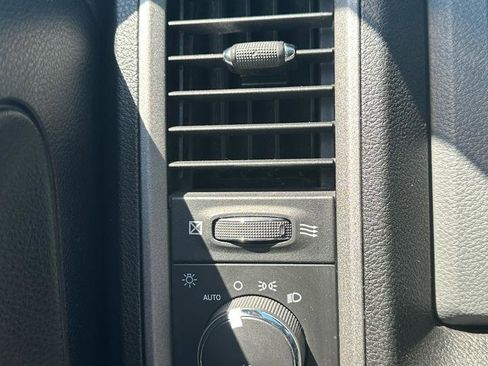 Used 2018 RAM 1500 Express w/ Express Value Package AWD/4WD image 17