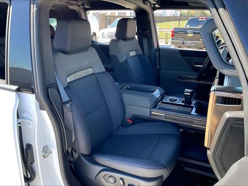 Used 2025 GMC Hummer EV 2X w/ LPO, Dark Essentials Package image 8