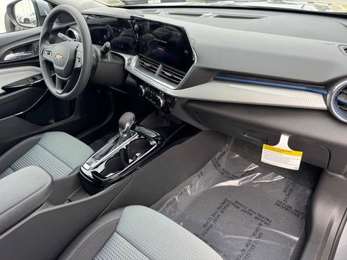New 2026 Chevrolet Trax LT image 6
