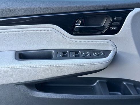 Used 2023 Honda Odyssey Touring image 13