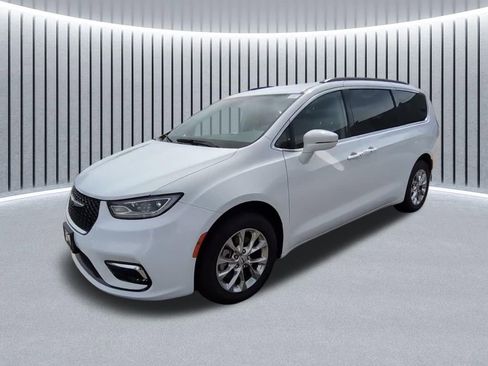 Used 2022 Chrysler Pacifica Touring-L AWD/4WD image 6