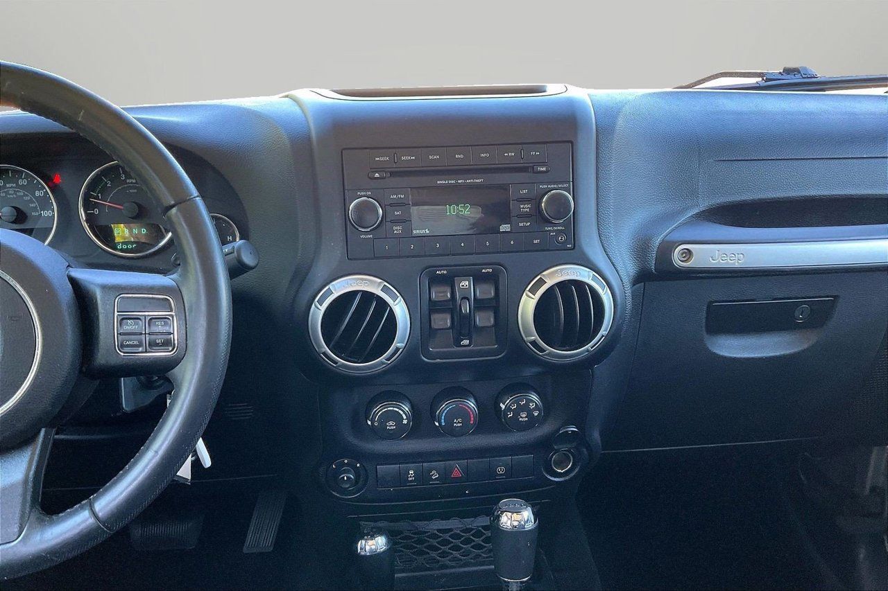 Certified 2018 Jeep Wrangler Unlimited Sahara AWD/4WD image 12