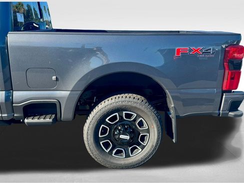 New 2026 Ford F250 Platinum w/ FX4 Off-Road Package AWD/4WD image 18