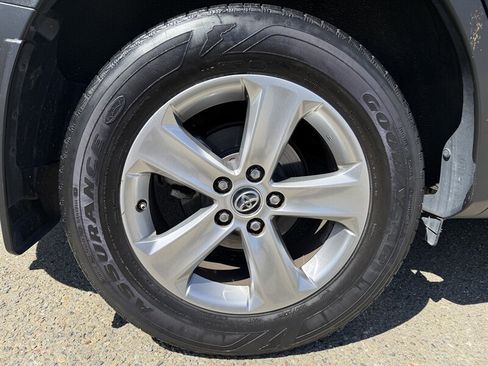 Used 2015 Toyota RAV4 XLE FWD image 32