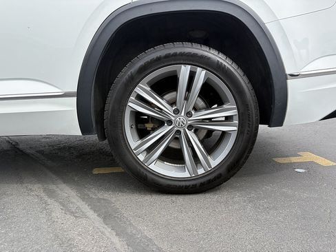 Used 2018 Volkswagen Atlas SEL w/ R-Line Package AWD/4WD image 14