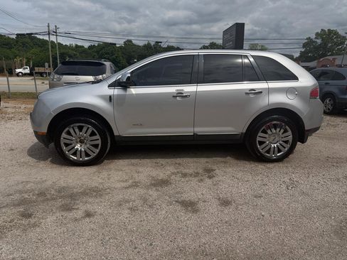 Used 2010 Lincoln MKX 2WD image 2