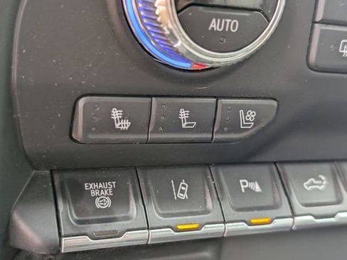 Certified 2022 GMC Sierra 2500 Denali w/ Denali Ultimate Package AWD/4WD image 17