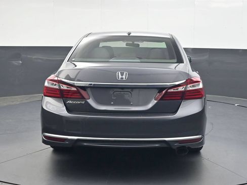 Used 2017 Honda Accord EX image 5