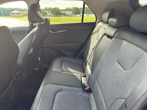 Used 2023 Kia Niro FWD image 12