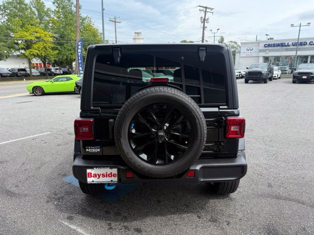 Used 2023 Jeep Wrangler Unlimited Sahara AWD/4WD image 23