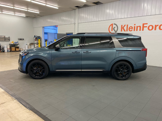 Used 2026 Kia Carnival SX w/ SX Dark Edition Package FWD image 4