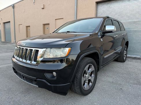 Used 2011 Jeep Grand Cherokee Overland AWD/4WD image 14