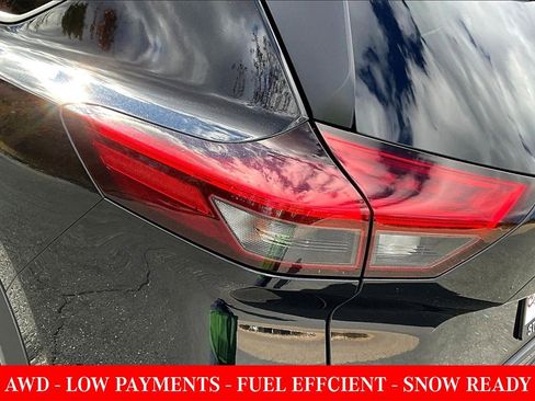 Used 2023 Nissan Rogue SV image 21