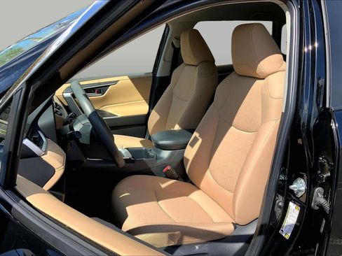 Certified 2025 Toyota RAV4 XLE FWD image 7